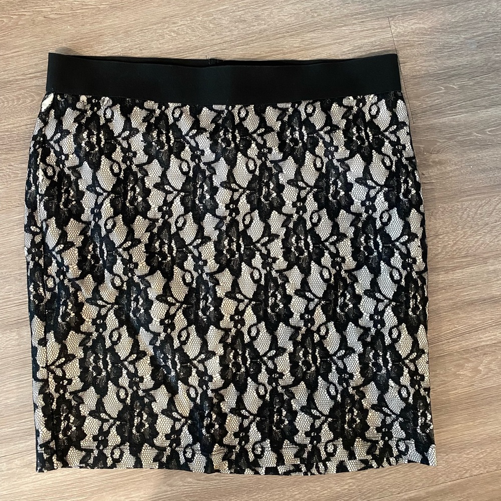 Karen Kane Black & White Lace Pencil Skirt